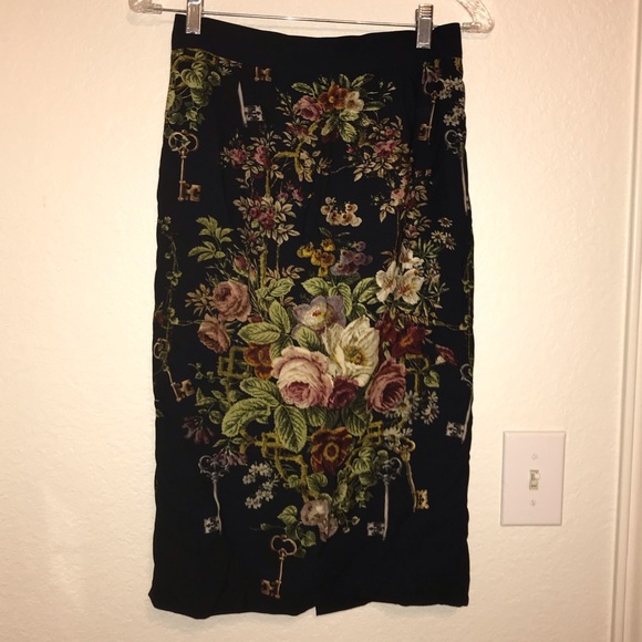Authentic Dolce & Gabbana Floral Pencil Skirt - Picture 2 of 8